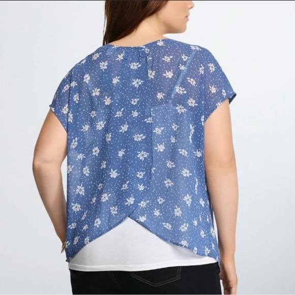 Torrid Scoop Neck Sheer Floral Tulip Back Blouse Size 2x - Picture 2 of 8